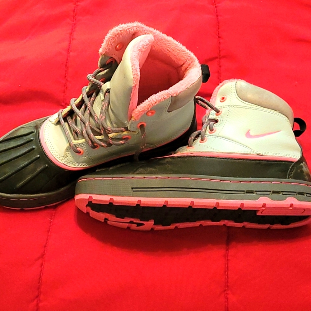 Nike acg boots